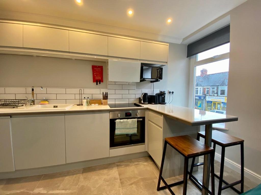 Stylish Modern Apartments Near Parks & Centre Cardiff Ngoại thất bức ảnh